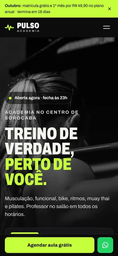 Modelo de site para academia aberto no celular